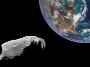 К Земле на огромной скорости приближается астероид