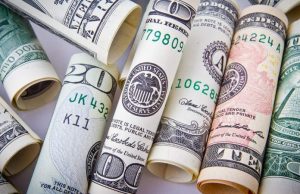 Ипотека в долларах или евро: как украинцы будут отдавать долги