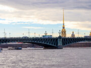 В Петербурге разрешили кричать с моста