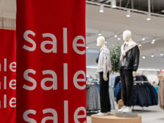 В Шардже стартовал зимний фестиваль шопинга